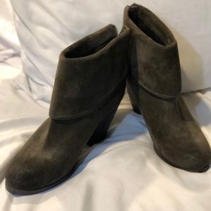 Vince Camuto Ladies Ankle Boots